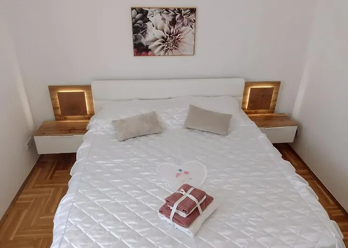 Apartment Paradise *